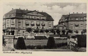 Postkartenalbum mit Motiven von Karlsruhe. "Karlsruhe am Rhein. Haydnplatz". Haydnplatz mit Gebäuden
