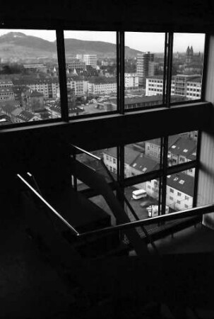 Freiburg: Ausblick vom Treppenhaus des 9. Stockwerks