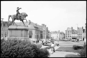 Cherbourg: Place Napoléon mit Reiterstandbild Napoleon I