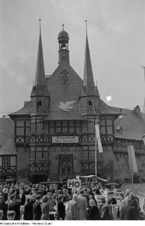 Vorderansicht des Rathauses