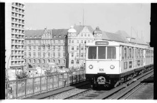 Kleinbildnegativ: U-Bahn, Hallesches Tor, 1976