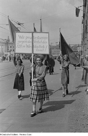 Demonstration gegen das Verbot der FDJ in Westdeutschland