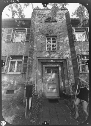 Dresden-Gruna, Lange Zeile 9. Wohnsiedlung Bauverein "Gartenheim" (um 1926/1927; P. Beck, M. Oertel). Wohnhaus. Straßenfront (Teilansicht)