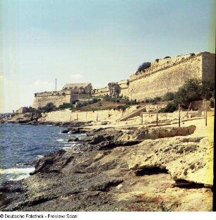 Fort Manoel