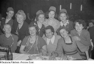 Gruppenporträt von Gästen
