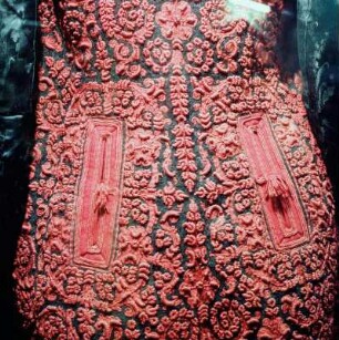 Ioannina. Folk Art Museum. Prunkschürze von Frauen-Feiertagstracht, 18. Jh