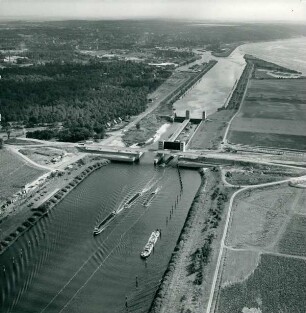 Schleuse der Staustufe Geesthacht, 1964-1965