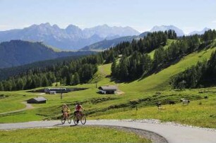 Waidring - Alpenlandschaft : Berggipfel der Tiroler Alpen bei Waidring, aufgenommen 2008
