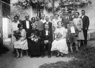 Mittelsachsen, Familienfeier : Mittelsachsen. Familienfeier (vermutlich eine Silberhochzeit)