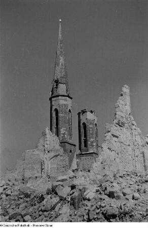 Blick auf die zerstörte Sophienkirche