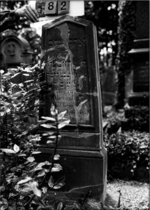 Grabstein 182