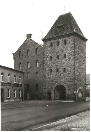 Haldensleben. Stendaler Turm (Ende 13./Anfang 14. Jahrnhundert). Feldseite von Norden