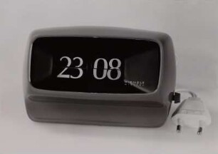 Digitaluhr mit Synchronlaufwerk und permanent Beleuchtung "79 / 5012 / 2" der Kienzle Uhrenfabriken GmbH