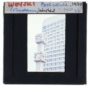 Woyski, Postmeilensäule