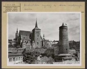 Blick auf die Altstadt Bautzen, auf die Michaeliskirche und Alte Wasserkunst. : Pohlad na stare město Budyšina na Michałsku cyrkej a staru wodarnju.