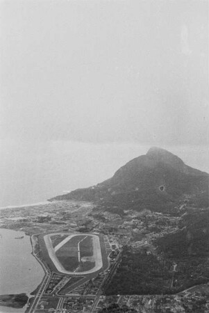 Reisefotos Brasilien. Rio de Janeiro. Stadtteilansicht mit der Pferderennbahn "Jokey Club Brasiliero". In der Ferne der Leblon Strand