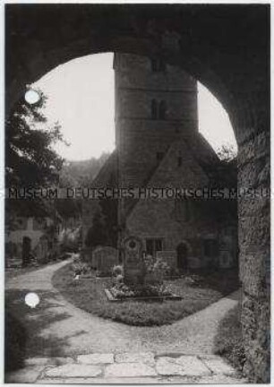 Detwang, Pfarrkirche St. Peter und Paul, Kirchhof