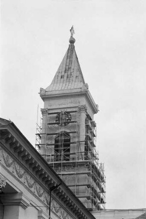 Renovierung des oberen Turmteils der Evangelischen Stadtkirche