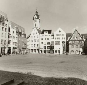 Wohnhaus "Alte Göhre" : Ansicht mit Turm der Stadtkirche St. Michael und Stadtmuseum Göhre