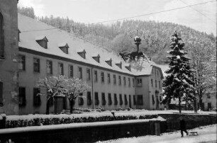 Freiburg, Günterstal: Günterstal im Schnee, Klosterfront