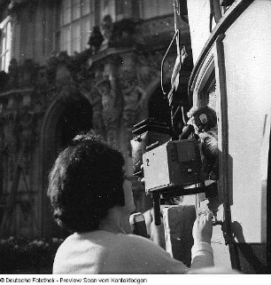 Meister Nadelöhr während des Aufnahmen zu einer Sendung des Kinderfernsehens der DDR im Zwinger in Dresden