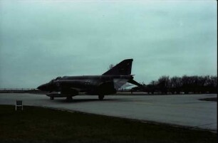 Bremgarten: Fliegerhorst; RF-4E "Phantom" am Start, Vorbereitung und Start