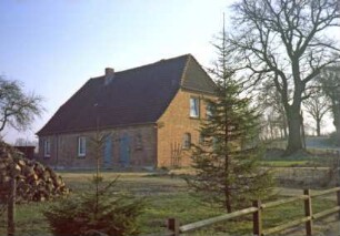ehemaliges Gut Trenthorst-Wulmenau: Trenthorst 35: giebelständiges Landarbeiterwohnhaus, Wohn-Stall-Gebäude