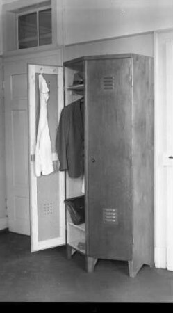 RAW Stuttgart Nord Wagenhalle Büroraum Kleiderschrank