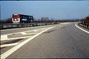 Ausfahrt aus Tangente Südost (Singen Richtung Stuttgart) zu Nebenfahrbahn Süd (Schaffhausen Richtung AK Hegau)