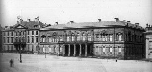 Kassel, ehem. Rotes Palais (Rotes Schloss) am Friedrichsplatz, li. das Weiße Palais; Bromeis, Johann Conrad