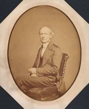 Porträt Isaac Pitman : Foto-/Bildersammlung Stenografische Sammlung. Porträt Isaac Pitman. Photographie (um 1860; A. Brothers). Dresden: SLUB P a 0278