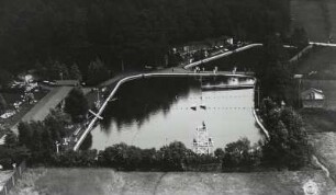 Langebrück (Dresden-Langebrück). Germaniabad. Luftbild-Schrägaufnahme von Nordwest