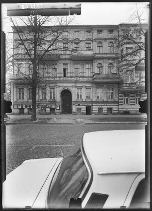 Potsdam-Brandenburger Vorstadt, Platz der Nationen (Luisenplatz). Fremdenheim (Hotel am Luisenplatz). Straßenfront (Teilansicht, Zimmerstraße)