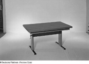Ausziehtisch (Modell T 65)
