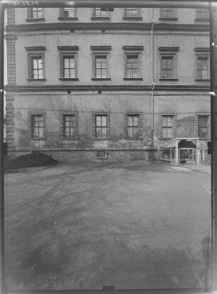 Weißenfels. Schloß Neu-Augustusburg (Baubeginn 1661; J. M. Richter). Teilansicht