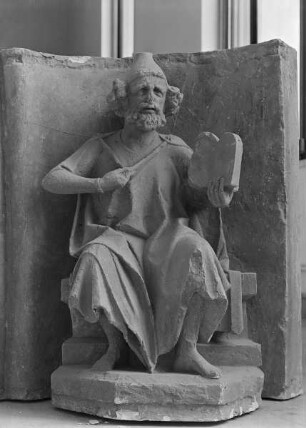 Archivoltenfigur des Moses von der Rosenarchivolte des südlichen Querhauses der Kathedrale Notre-Dame zu Reims