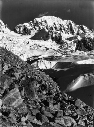 Illampu : Blick auf den Illampu vom Ancohuma Gletscher aus.
