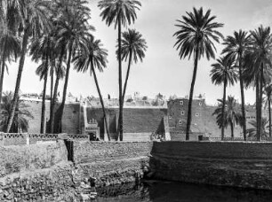 Fort Ghadames : Blick auf die Mauern des Fort Ghadames und die Oase.