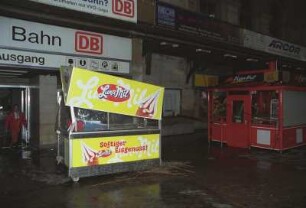 Dresden-Altstadt. Hauptbahnhof. Mittelhalle, Ausgang zum Wiener Platz