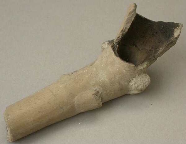 Clay tobacco pipe (fragment)