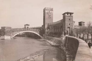 Italien, Verona, Etschbrücke am Castell