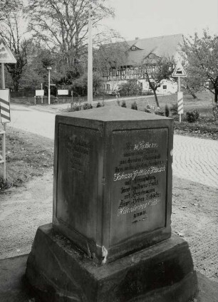 Gedenkstein für Johann Gottlieb Hänisch, Gründer der Bertsdorfer Bleiche 1773