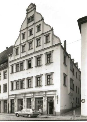 Freiberg (Sachsen), Obermarkt 10/Ecke Kirchgäßchen. Wohnhaus mit Laden (1542)