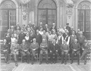 Gruppenaufnahme der Mitarbeiter der Sächsischen Landesbibliothek