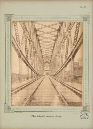 Neue Weichselbrücke, Dirschau: Blick durch die Konstruktion des Überbaus (Fischbauchträger)