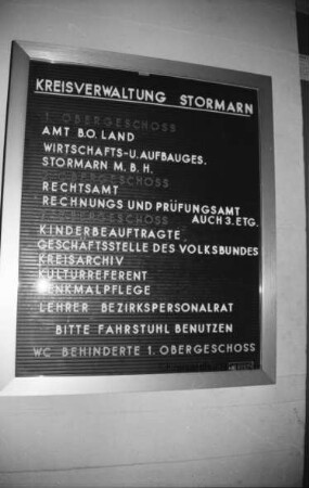 Mommsenstraße 11: Stormarnhaus: Übersichtstafel der Kreisverwaltung