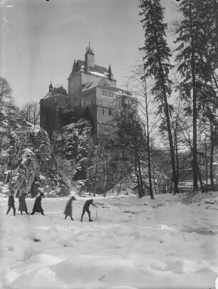 Burg Kriebstein : Blick über die zugefrorene Zschopau zur Burg Kriebstein. Winteraufnahme