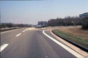 Einfahrt Kreisel (Singen Richtung Karlsruhe)