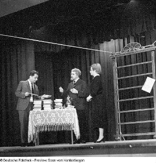 Kabarett Herkuleskeule mit Programm "Lach schneller, Genosse", Dresden 1968. Mit Gisela Grube, Jutta Rockstroh, Fritz Ehlert, Hans Glauche, Matthias Griebel und Manfred Schubert