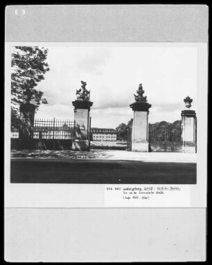 Südliches Portal am südlichen Schlossgarten